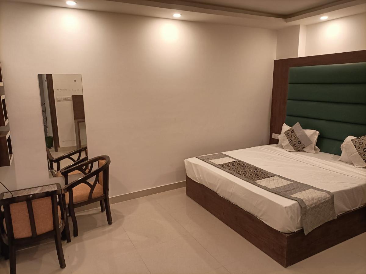 Hotel Tark Inn Near Igi Airport Nové Dillí Exteriér fotografie