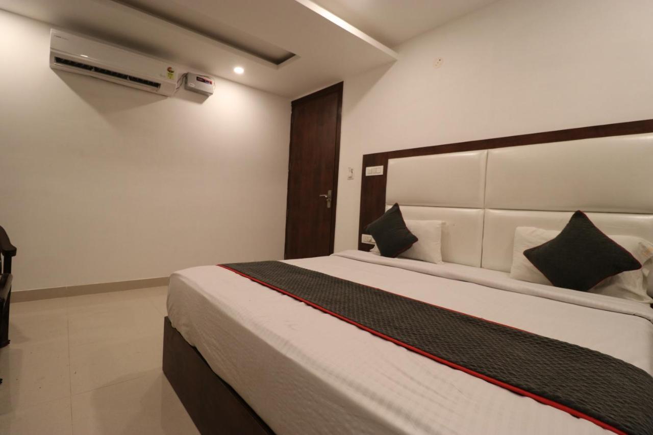 Hotel Tark Inn Near Igi Airport Nové Dillí Exteriér fotografie