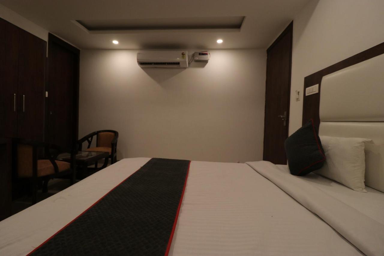 Hotel Tark Inn Near Igi Airport Nové Dillí Exteriér fotografie